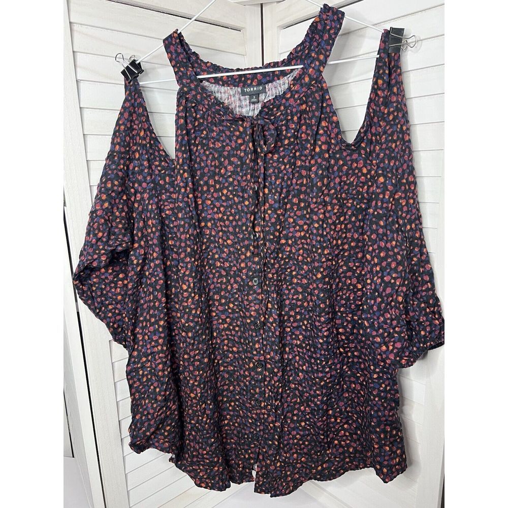 Torrid Crinkle Gauze Cold‎ Shoulder Tie-Front Top Pebbles Plus Size 3 EUC!